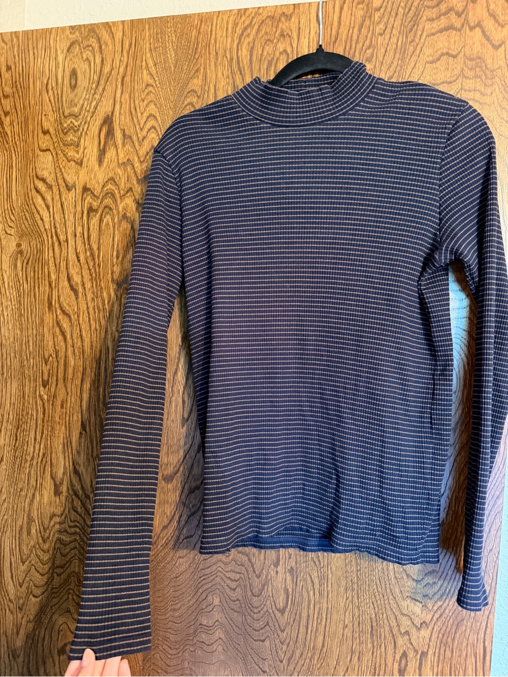Uniqlo Womens Navy Stripe turtleneck shirt